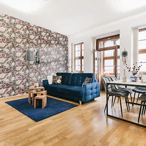  Apartment Style Residenz Direkt An Der Frauenkirche Netflix Deutschland